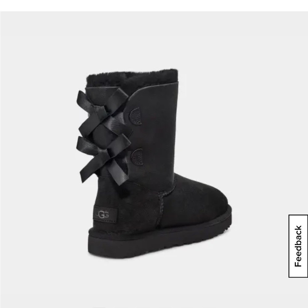 Women’s size 10 Bailey Bow ll UGGs